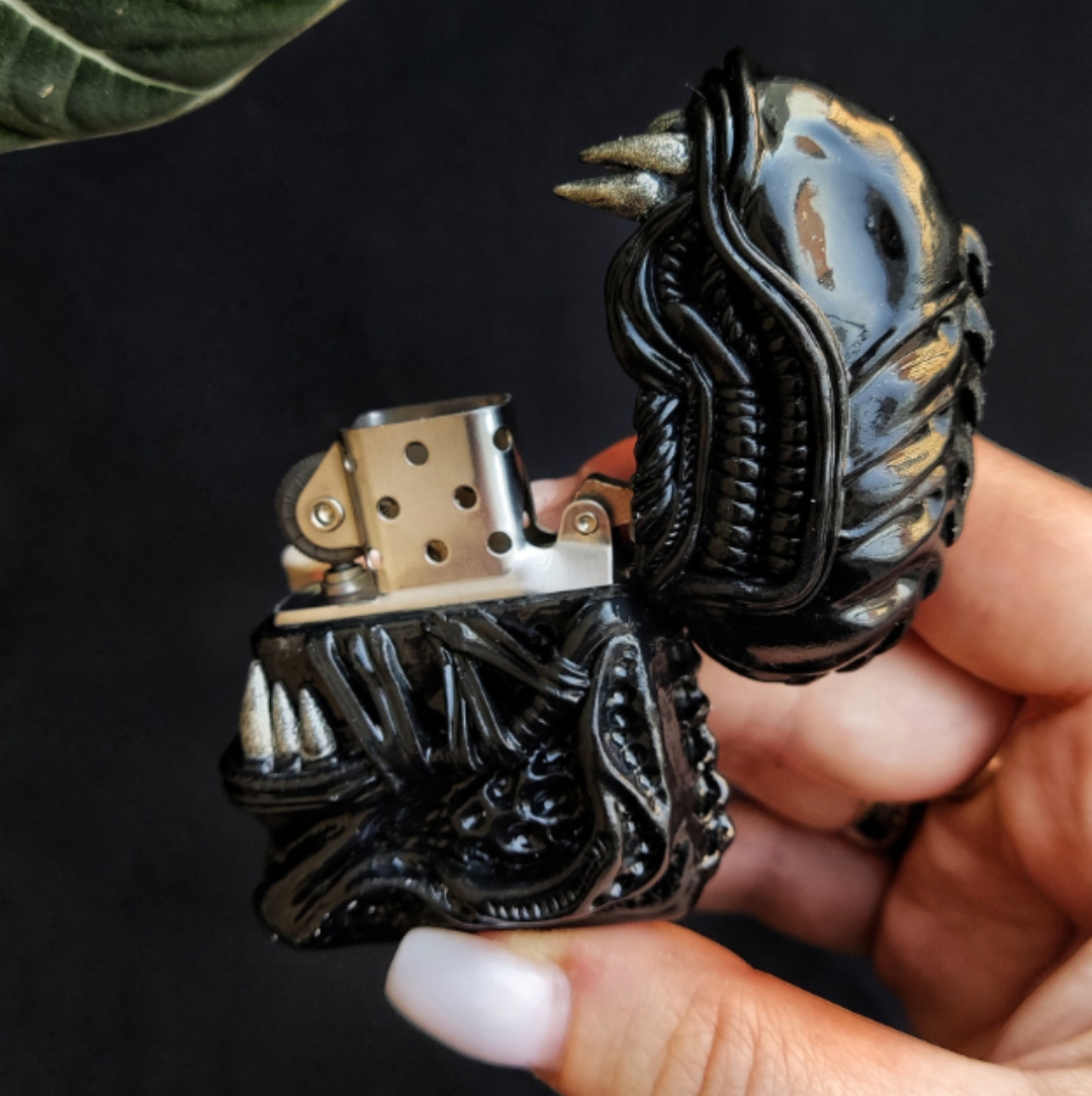 Alien Lighter - Commemorative Edition